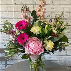 Seasonal summer vase arrangement 